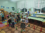 Игры-эстафеты "Герои сказок в движении"