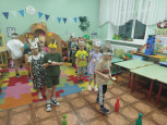 Игры-эстафеты "Герои сказок в движении"