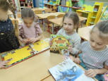 На тематической неделе "Моя Россия ", беседа "Красная книга России