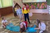 На тематической неделе ,,Театр детей"  