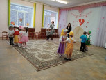Утренник  в детском саду "День  Матери".