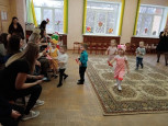 Утренник  в детском саду "День  Матери".