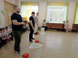 Спортивный досуг " Папа, мама, я - спортивная семья"