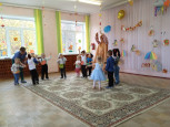Осенний праздник.Младшая – средняя группа, воспитатель Стальнова Н.А. и музыкальный руководитель Высоцкая Н.В.    