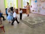 Осенний праздник.Младшая – средняя группа, воспитатель Стальнова Н.А. и музыкальный руководитель Высоцкая Н.В.    