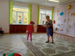 Праздник осени.Музыкальный руководитель Высоцкая Н.В. и воспитатель Кузина В.Н.                                                  