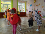 Праздник осени.Музыкальный руководитель Высоцкая Н.В. и воспитатель Кузина В.Н.                                                  