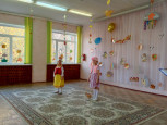 Праздник осени.Музыкальный руководитель Высоцкая Н.В. и воспитатель Кузина В.Н.                                                  