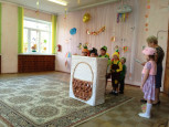 Праздник осени.Музыкальный руководитель Высоцкая Н.В. и воспитатель Кузина В.Н.                                                  