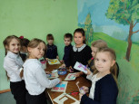 Акция "Окна единства" под названием "Единая Россия-единая семья!"