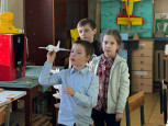 Начало тренировочных занятий по запуску авиамоделей для учащихся школ города.