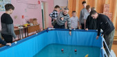 Мастер-класс по запуску моделей кораблей в бассейне для учащихся школы №8