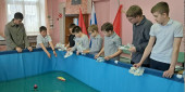 мастер-класс по запуску моделей кораблей в бассейне для учащихся школы №2