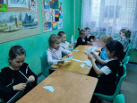 мастер-класс по изготовлению авиамоделей для команды школы № 18