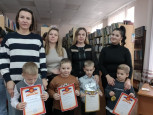 Участие детей группы "Рябинка" в конкурсе стихов о маме.