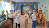 Осенний утренник у детей подготовительной группы "Рябинка"