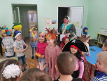 Коляда пришла, отворяй ворота.