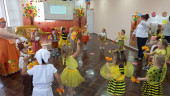 Осенний праздник в средней группе