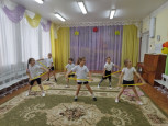 Упражнения с гимнастическими палками 