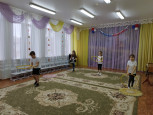 Упражнения с обручем