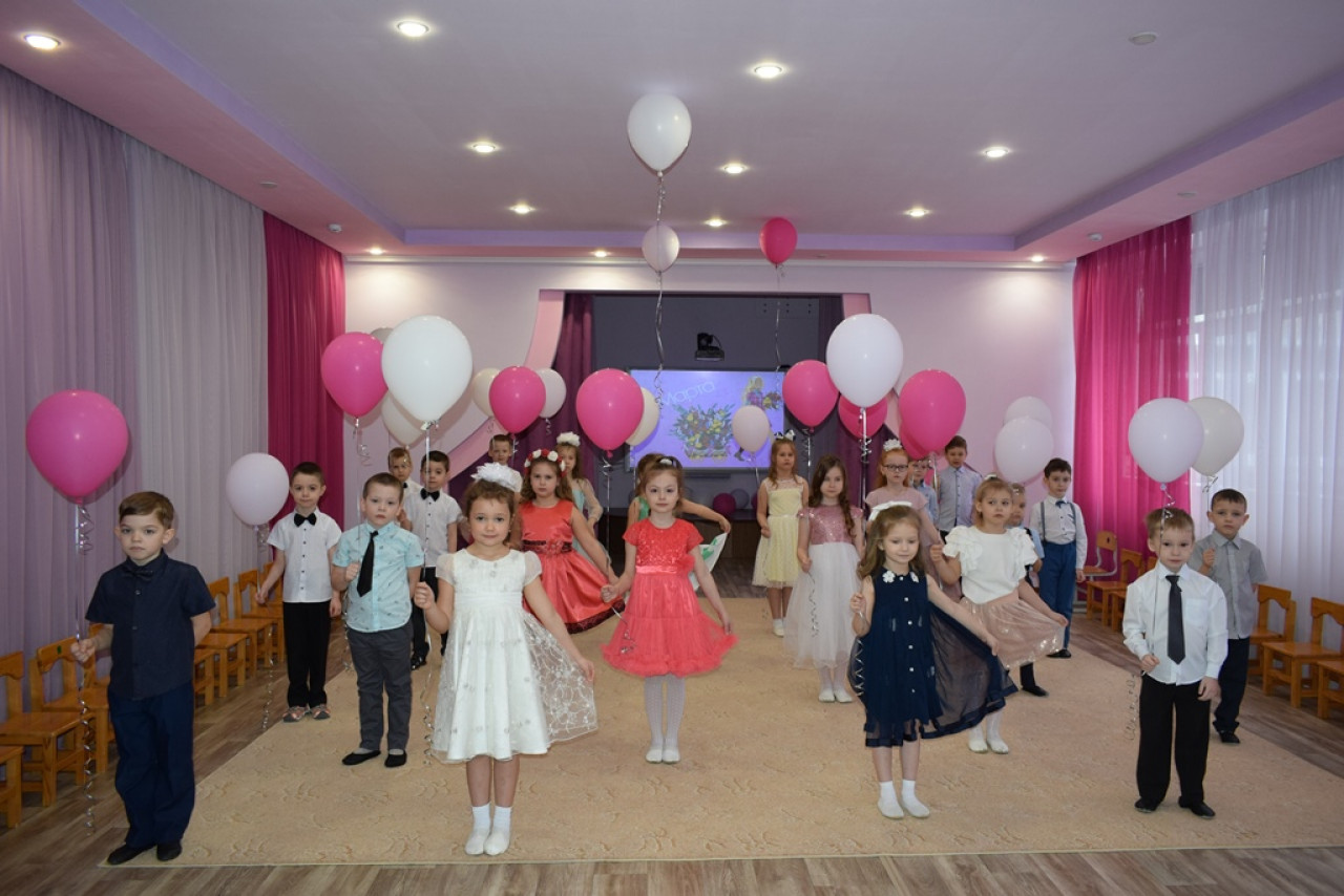 Утренник 8 Марта "Волшебное зеркало Мэри Поппинс"