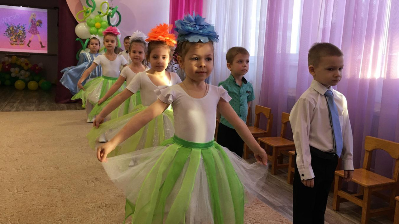 Утренник 8 Марта "По страницам телепередач"