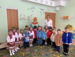 «Балалайка, балалайка веселее, заиграй-ка», 
