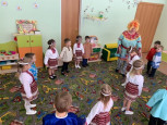 «Балалайка, балалайка веселее, заиграй-ка», 