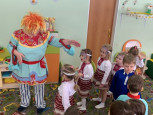 «Балалайка, балалайка веселее, заиграй-ка», 