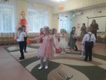 Праздник с участием родителей "Осень в гости к нам пришла" 