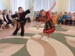 Концерт "Хороша ты, сторонушка русская..." Дети страших и средней группы. (Проект Великая Россия - Родина моя). Музыкальный руководитель Балашова А.В.