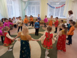 Концерт "Хороша ты, сторонушка русская..." Дети страших и средней группы. (Проект Великая Россия - Родина моя). Музыкальный руководитель Балашова А.В.
