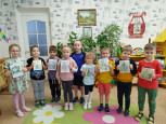 Акция поддержки участников СВО "Тепло детских ладошек" совместно с Советом ветеранов АО "Вагонреммаш"