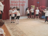 Праздник, посвященный 23 февраля "Наши папы сильные, смелые, умелые". Средняя 3
