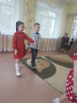 Утренник, посвященный Международному Женскому дню 8 Марта (подготовительная группа - 1, воспитатели Уразова Г.В., Петрова В.В.)