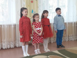 Утренник, посвященный Международному Женскому дню 8 Марта (подготовительная группа - 1, воспитатели Уразова Г.В., Петрова В.В.)