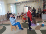 Утренник, посвященный Международному Женскому дню 8 Марта (подготовительная группа - 1, воспитатели Уразова Г.В., Петрова В.В.)