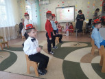Утренник, посвященный Международному Женскому дню 8 Марта (подготовительная группа - 1, воспитатели Уразова Г.В., Петрова В.В.)