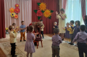 Утренник, посвященный Международному Женскому дню 8 Марта (2 младшая группа - 3, воспитатели Тарасова О.А., Власова Л.Н.)