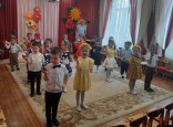 Утренник, посвященный Международному Женскому дню 8 Марта (средняя группа - 3, воспитатели Скитер И.И., Суринова Е.А.)