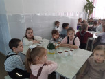Праздник к Международному Женскому дню 8 Марта на заводе АО "Вагонреммаш"