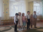 Утренник, посвященный Международному Женскому дню 8 Марта (средняя группа - 1, воспитатель Ефремова Я.Г.)