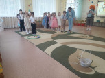 Утренник, посвященный Международному Женскому дню 8 Марта (средняя группа - 1, воспитатель Ефремова Я.Г.)