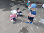 Рисуем на асфальте "Люблю тебя, моя Россия".