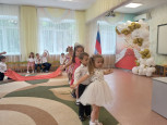 Митинг, посвященный "Дню памяти" (22 июня) Воспитатели Куркула Е.Ю., Медведева Л.А., музыкальный руководитель Балашова А.В.