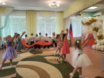 Митинг, посвященный "Дню памяти" (22 июня) Воспитатели Куркула Е.Ю., Медведева Л.А., музыкальный руководитель Балашова А.В.