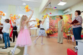 Праздник с участием родителей "Закружила листва золотая..." часть 2