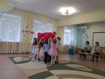 Международный женский день (8 Марта) - утренник старшая -1 группа
