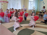 Международный женский день (8 Марта) - утренник старшая -1 группа