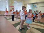 Международный женский день (8 Марта) - утренник старшая -1 группа